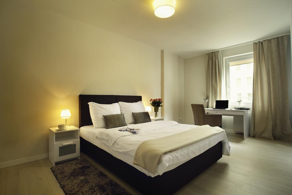 Platinum Apartments วอร์ซอ ภายนอก รูปภาพ