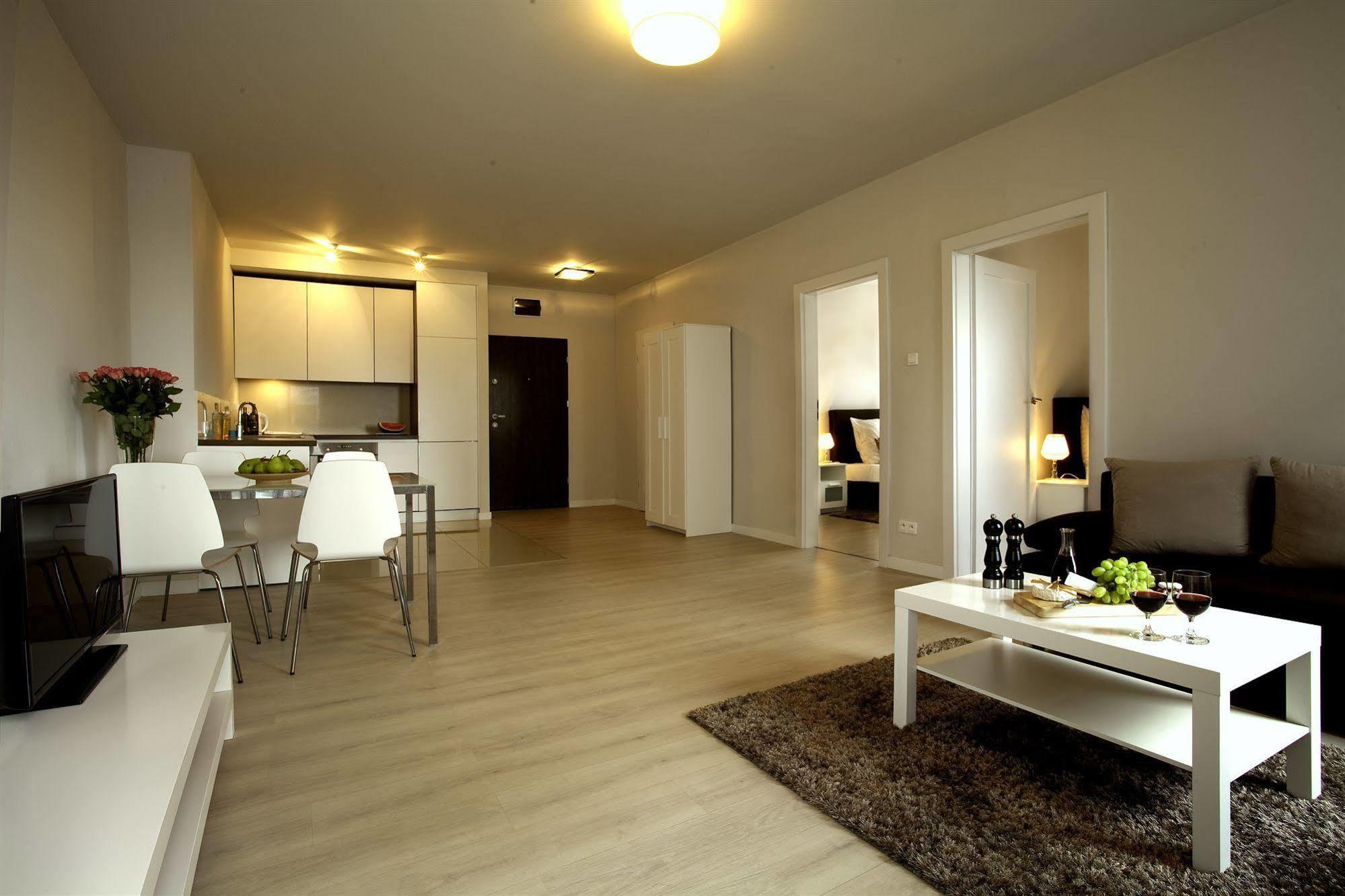 Platinum Apartments วอร์ซอ ภายนอก รูปภาพ