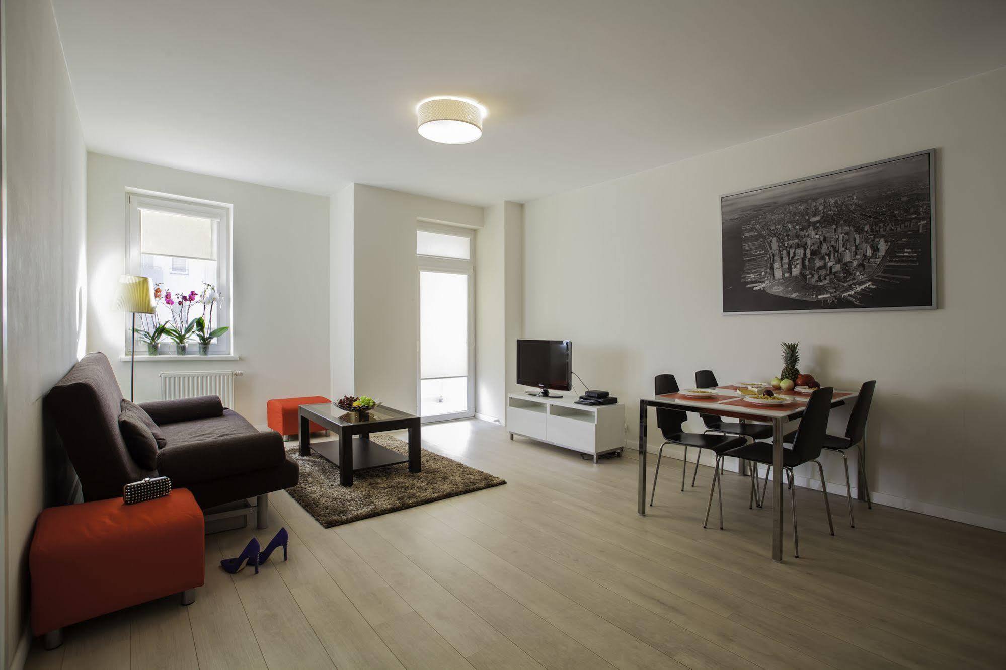 Platinum Apartments วอร์ซอ ภายนอก รูปภาพ