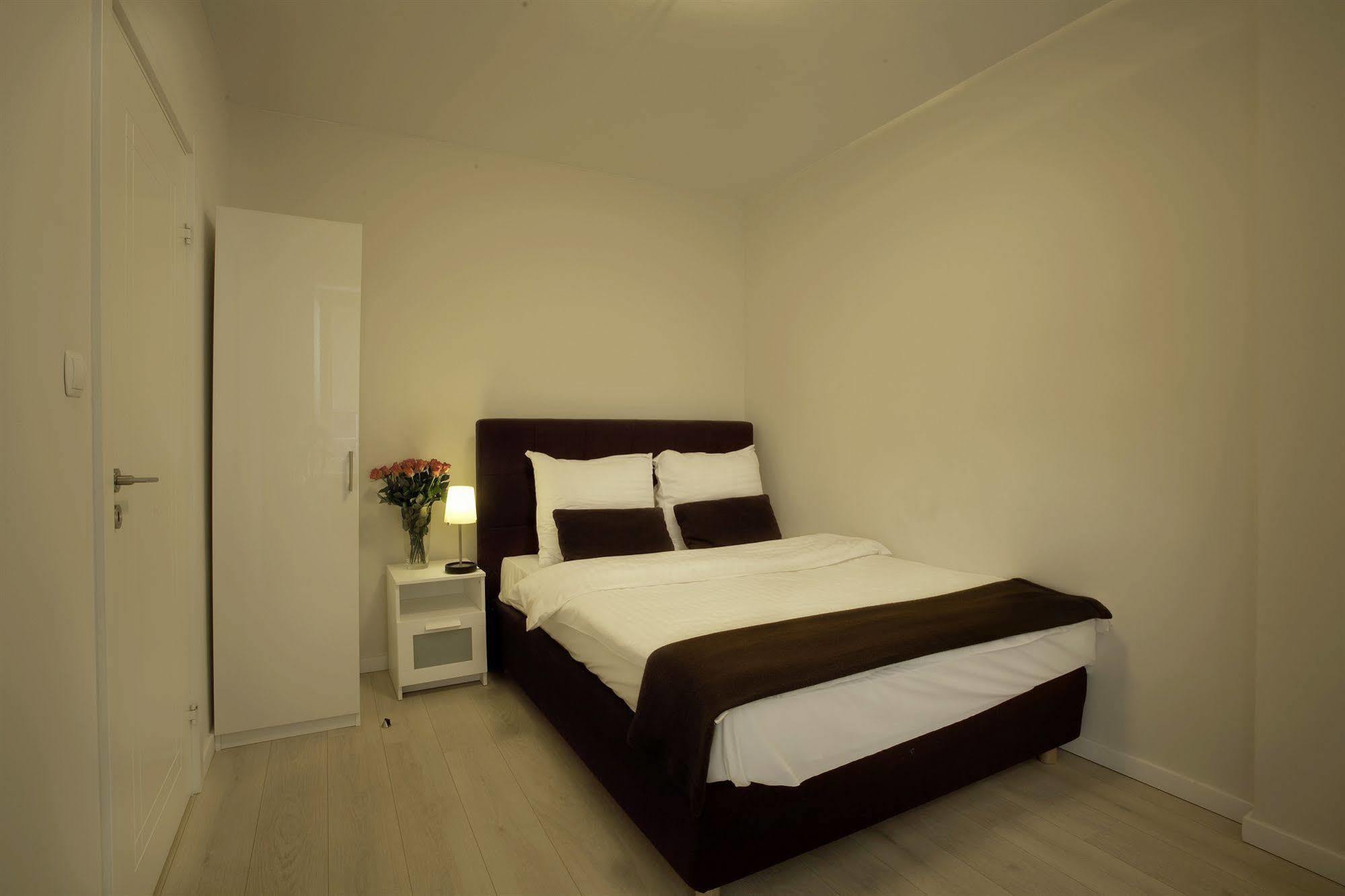 Platinum Apartments วอร์ซอ ภายนอก รูปภาพ